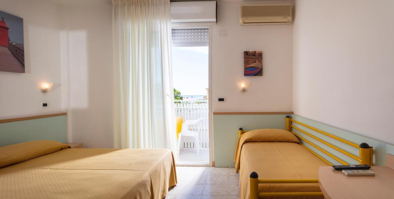 Hotel Pelikan Lignano Sabbiadoro Extérieur photo