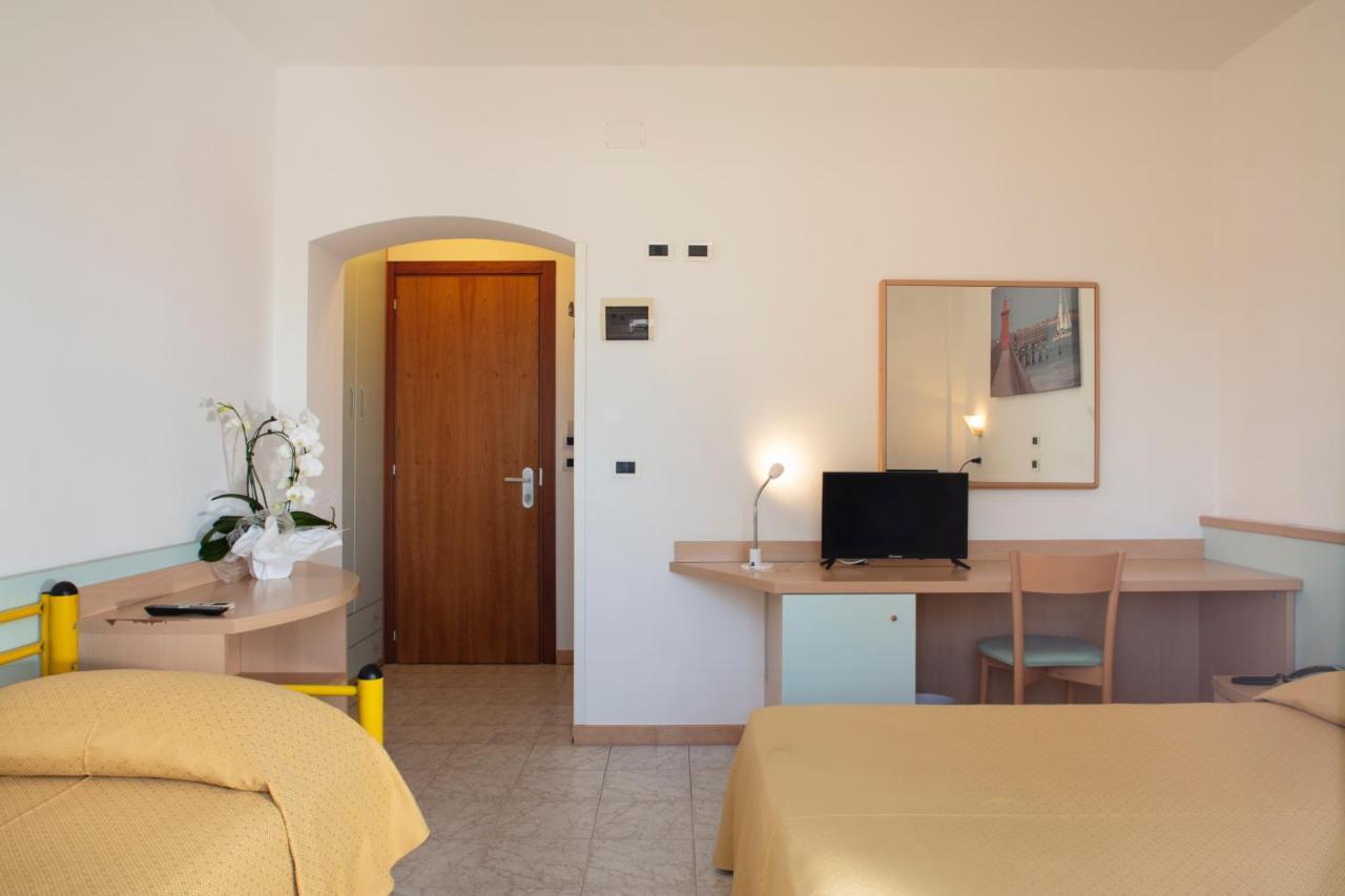 Hotel Pelikan Lignano Sabbiadoro Extérieur photo
