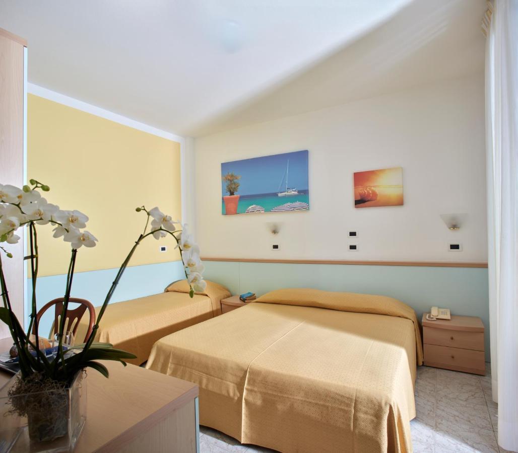 Hotel Pelikan Lignano Sabbiadoro Extérieur photo