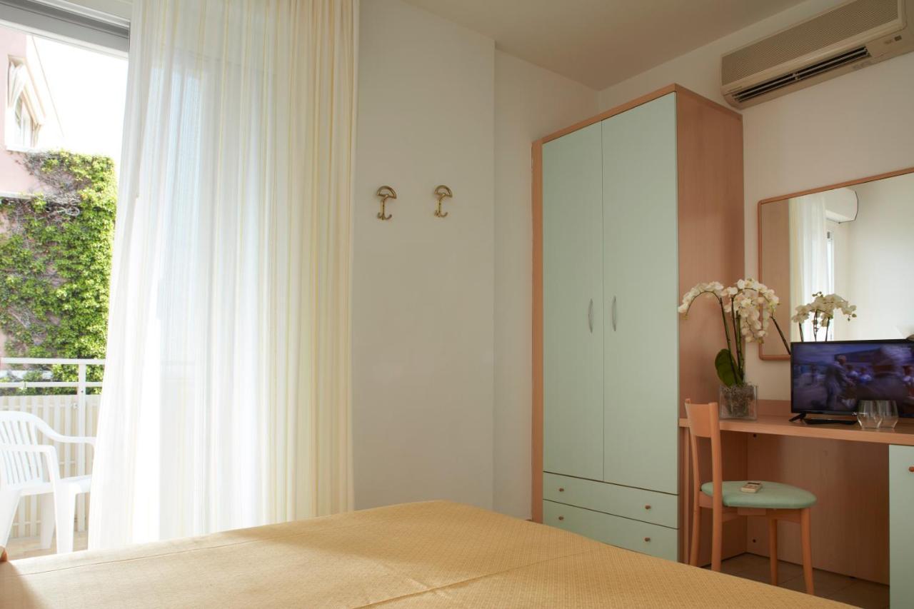 Hotel Pelikan Lignano Sabbiadoro Extérieur photo