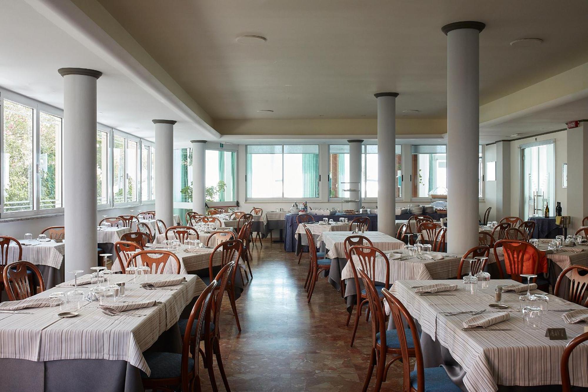 Hotel Pelikan Lignano Sabbiadoro Extérieur photo